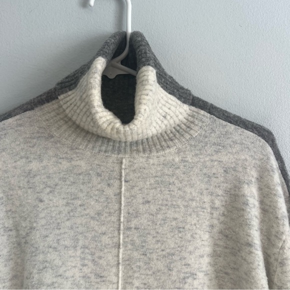 Athleta Turtleneck Sweater Merino Wool Gray White Colorblock Sz S Minimalist - Picture 6 of 11